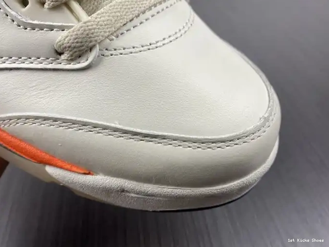 1st Kicks Shoes 5 DC1060-100 Jordan Retro Orange Total 0525